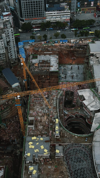 城市工地施工工地竖屏航拍