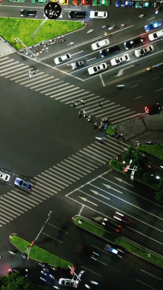 城市延时广西南宁城市夜景交通航拍延时竖屏 