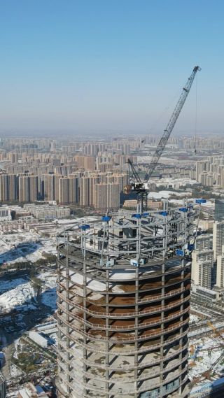 城市航拍在建商务大楼竖屏 