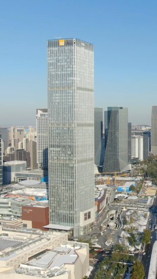 城市航拍山东济南奥体中心竖屏