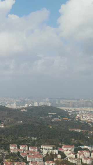 城市航拍山东青岛电视塔竖屏
