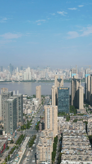 城市航拍武汉城市桥梁交通竖屏航拍