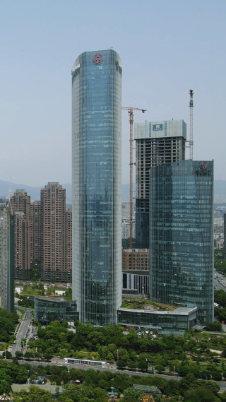 城市航拍江西南昌红谷滩CBD竖屏