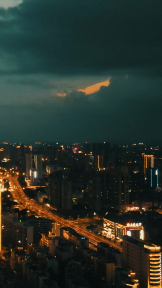 城市航拍江西赣州城市夜景竖屏