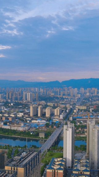 城市航拍江西赣州城市风光竖屏
