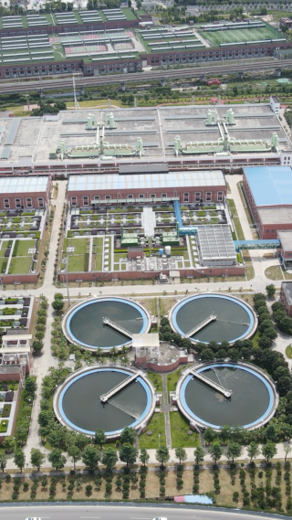 城市航拍污水处理工厂竖屏