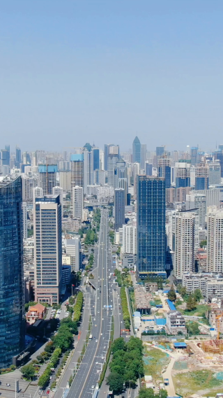 城市航拍湖北武汉城市交通竖屏 