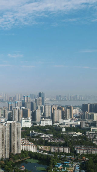 城市航拍湖北武汉城市高楼建筑竖屏