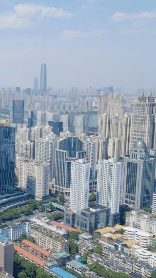 城市航拍湖北武汉城市高楼建筑竖屏