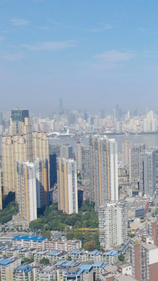 城市航拍湖北武汉城市高楼建筑竖屏