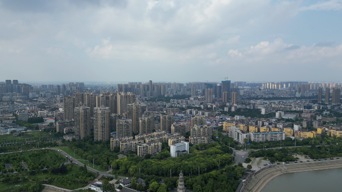 城市航拍湖北荆州城市蓝天白云天际线