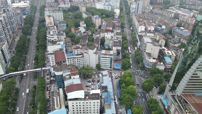 城市航拍湖南岳阳巴陵西路商业街商业大楼