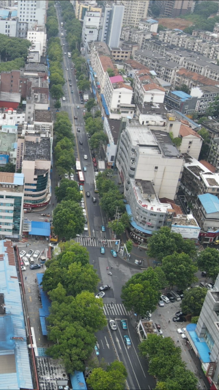 城市航拍湖南岳阳巴陵西路商业街商业大楼