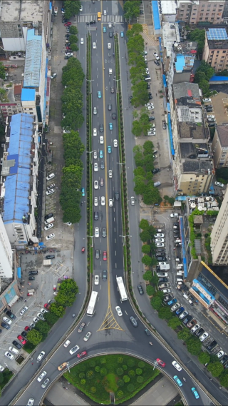 城市航拍湖南岳阳巴陵西路商业街商业大楼