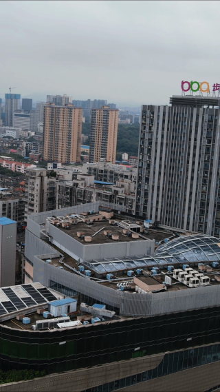 城市航拍湖南岳阳巴陵西路商业街商业大楼