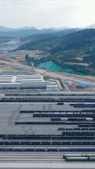 城市航拍湖南怀化火车站交通