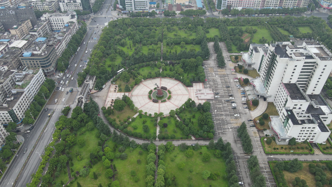 城市航拍湖南湘乡市东山广场
