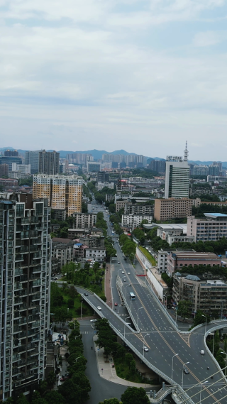 城市航拍湖南益阳城市交通竖屏航拍