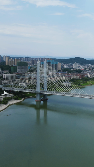 城市航拍湖南益阳溪流湾大桥竖屏