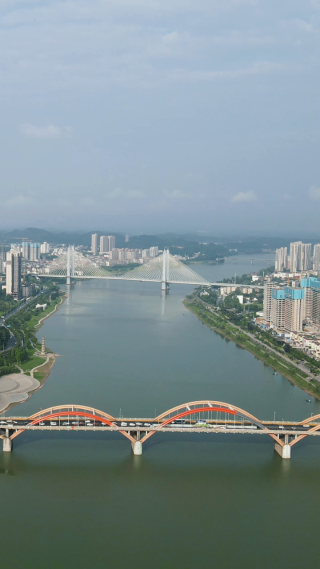 城市航拍湖南益阳龙洲大桥竖屏