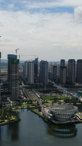 城市航拍湖南长沙梅溪湖风光竖屏
