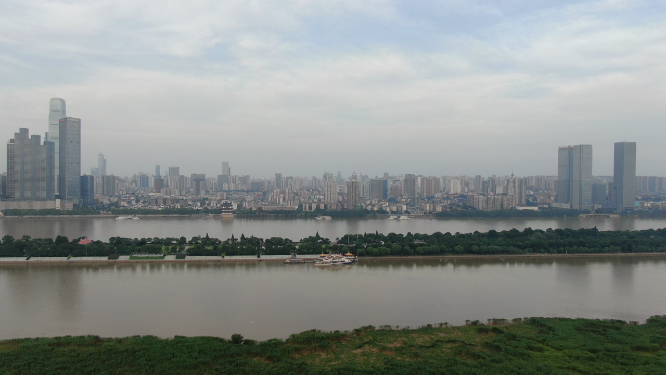 城市航拍湖南长沙湘江涨洪水