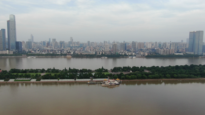 城市航拍湖南长沙湘江涨洪水