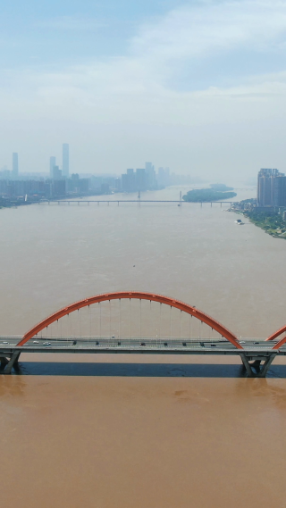 城市航拍湖南长沙福元路湘江大桥竖屏