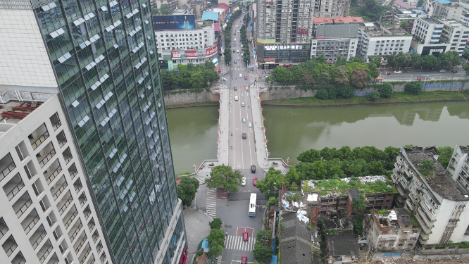 城市航拍湖南隆回城市交通