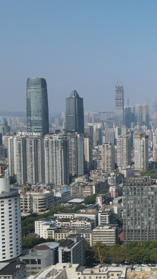 城市航拍贵州贵阳城市建设竖屏