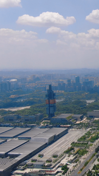 城市航拍贵州贵阳城市蓝天白云天际线竖屏航拍