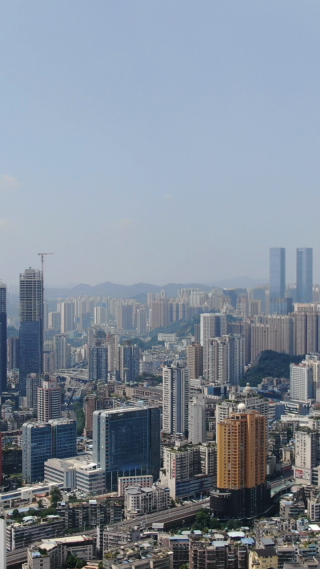 城市航拍贵州贵阳城市蓝天白云天际线竖屏航拍