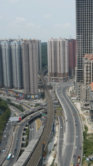 城市航拍贵阳商务建筑竖屏