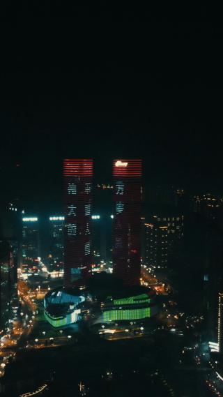 城市航拍贵阳花果园双子塔夜景竖屏