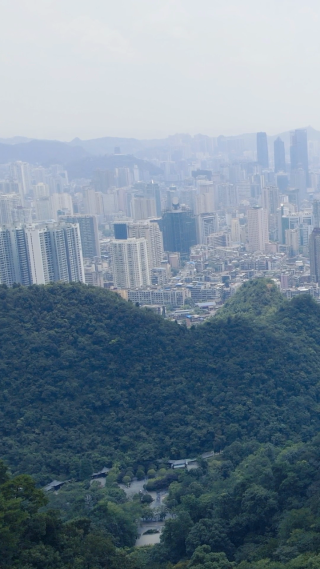 城市航拍贵阳黔灵山看贵阳