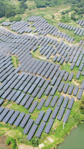 太阳能发电新能源竖屏航拍