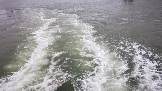 实拍波涛汹涌海浪浪花