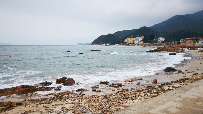 实拍海边沙滩 