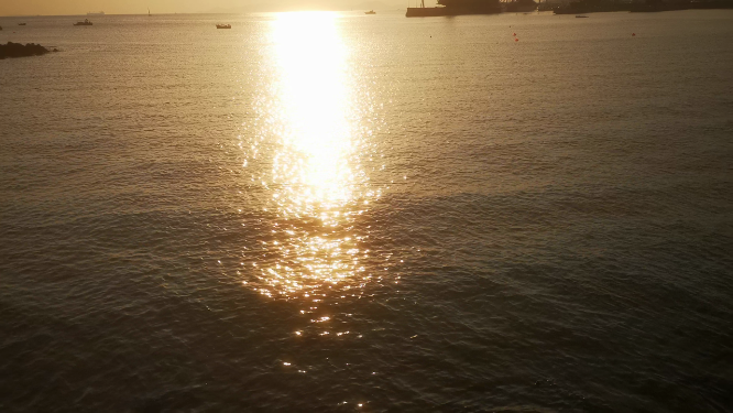 实拍海面倒影日落晚霞夕阳 