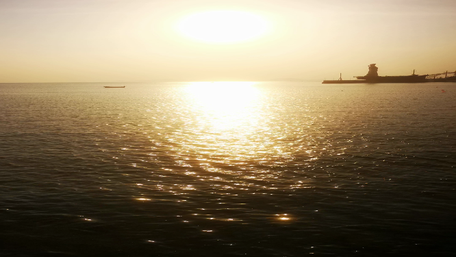 实拍海面倒影日落晚霞夕阳 