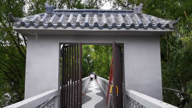 实拍湖南岳阳君山岛唯美水上步道