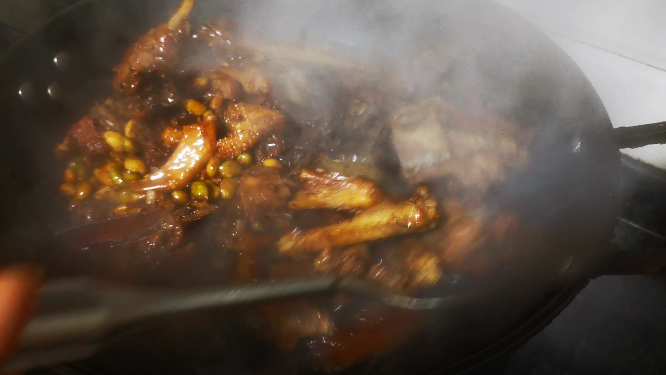 实拍湖南特色美食血粑鸭