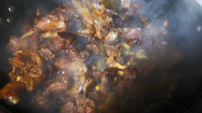 实拍湖南特色美食血粑鸭