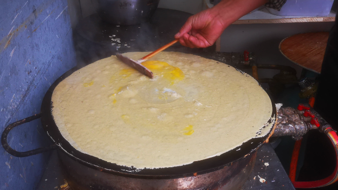 实拍美食手抓饼制作