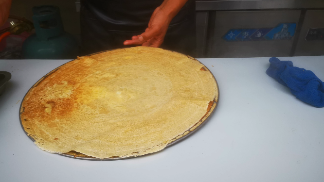 实拍美食手抓饼制作