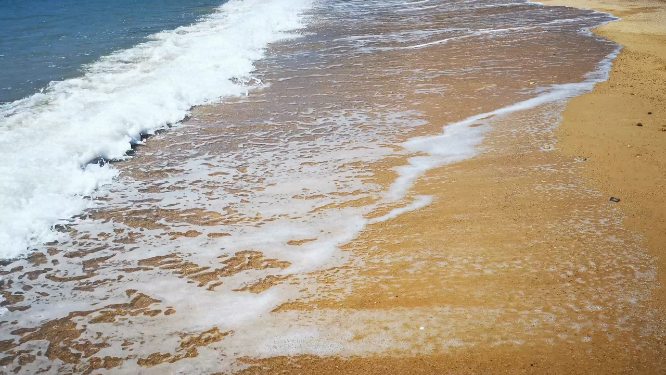 实拍蓝色海洋大海沙滩蓝天岛屿礁石