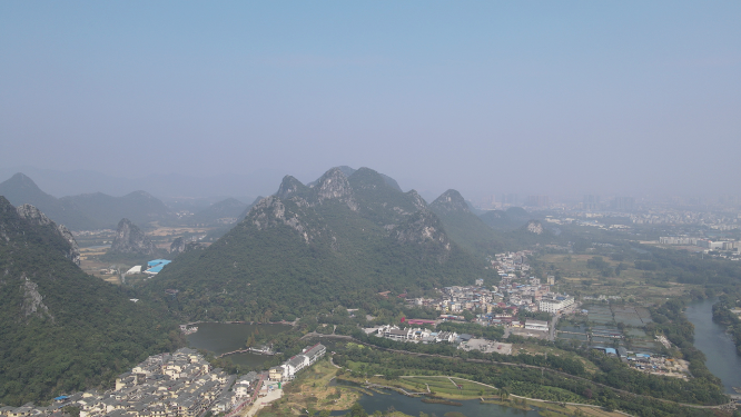 广西桂林连绵起伏山川