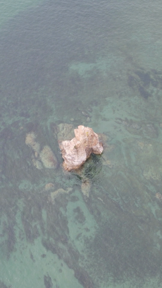 旅游景区山东青岛石老人景区竖屏航拍