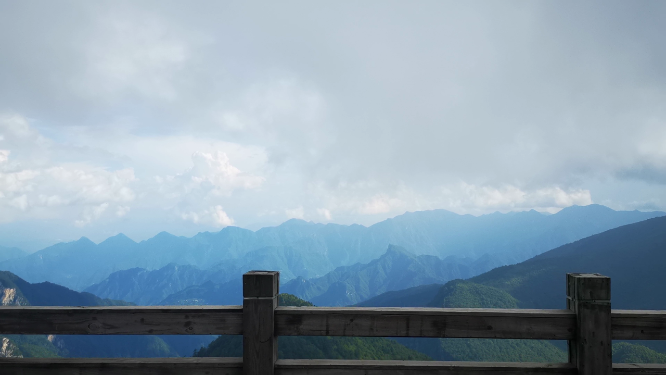 旅游景区湖北神农架5A景区天际岭云海