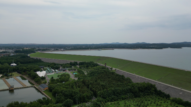 旅游景区湖北荆州洈水风景区人工大坝